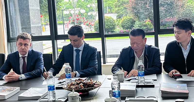 Srdečně blahopřejeme společnosti TENAU ELEVATOR (CHINA) CO., LTD. a ruská společnost GLOBAL-ELEVATING